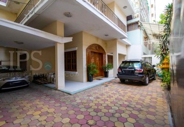 4 Bedroom Villa For Rent - Veal Vong, Phnom Penh thumbnail