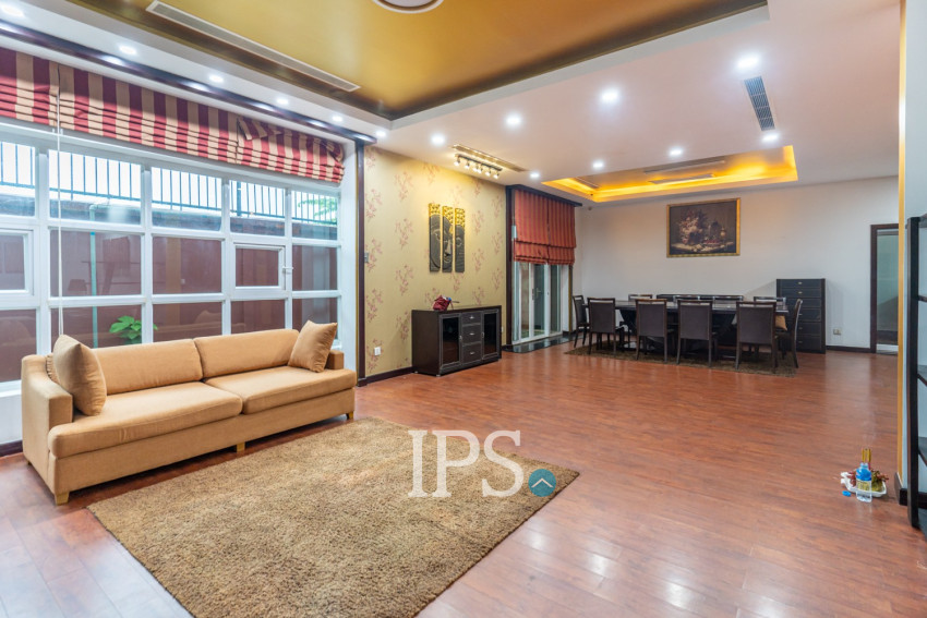 4 Bedroom Villa For Rent - Tonle Bassac, Phnom Penh