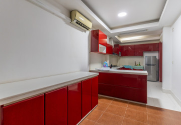 4 Bedroom Villa For Rent - Tonle Bassac, Phnom Penh thumbnail