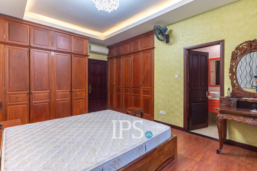 4 Bedroom Villa For Rent - Tonle Bassac, Phnom Penh