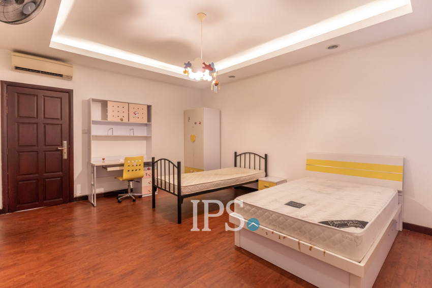 4 Bedroom Villa For Rent - Tonle Bassac, Phnom Penh