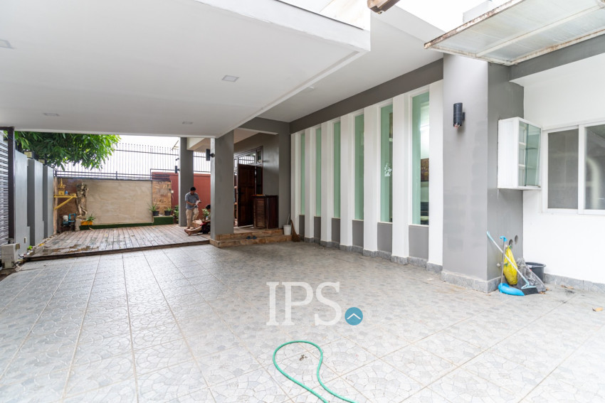 4 Bedroom Villa For Rent - Tonle Bassac, Phnom Penh