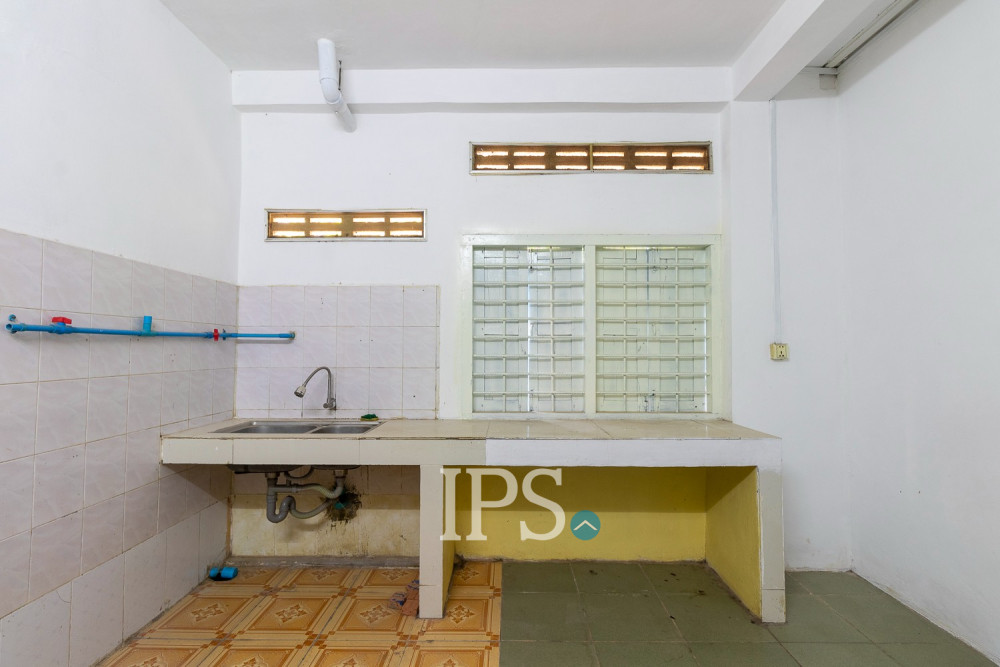 4 Bedroom Commercial House For Rent - Night Market Area, Siem Reap - Image 26