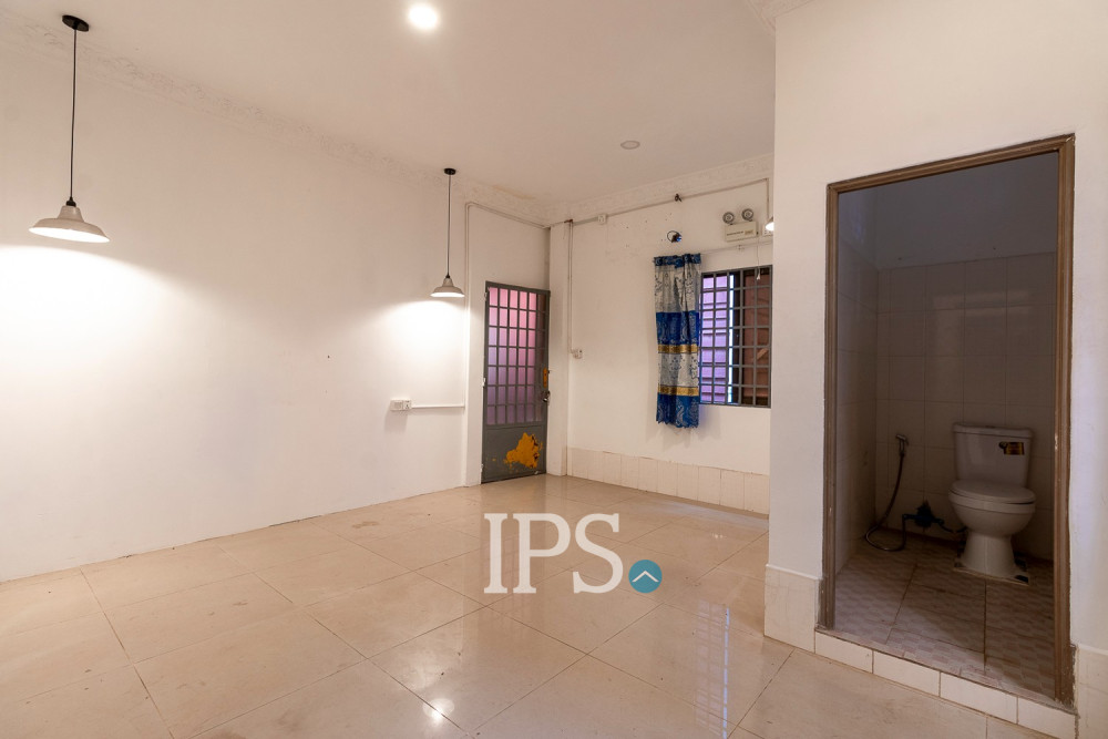 4 Bedroom Commercial House For Rent - Night Market Area, Siem Reap - Image 32