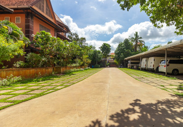 2 Bedroom Apartment For Rent - Slor Kram, Siem Reap thumbnail