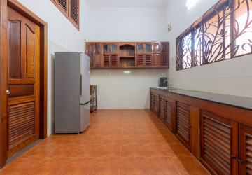 2 Bedroom Apartment For Rent - Slor Kram, Siem Reap thumbnail