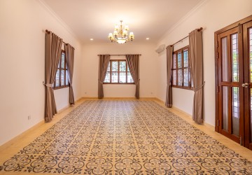 4 Bedroom Villa For Rent - BKK1, Phnom Penh thumbnail