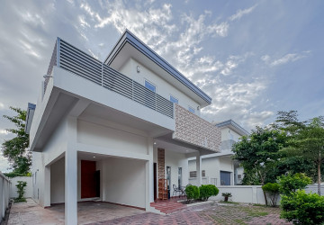 3 Bedroom Villa For Rent - Melbourne Residence, Sra Ngae, Siem Reap thumbnail