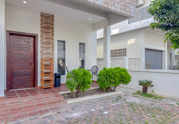3 Bedroom Villa For Rent - Melbourne Residence, Sra Ngae, Siem Reap thumbnail