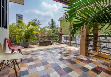 2 Bedrooms Renovated Apartment for Rent - Daun Penh, Phnom Penh thumbnail