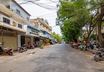 2 Bedrooms Renovated Apartment for Rent - Daun Penh, Phnom Penh thumbnail