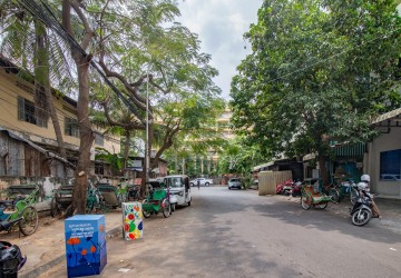 2 Bedrooms Renovated Apartment for Rent - Daun Penh, Phnom Penh thumbnail