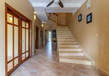 4 Bedroom Villa For Rent - Prek Pra, Phnom Penh thumbnail