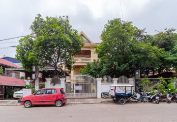 19 Bedroom Hotel For Rent - Sala Kamreuk, Siem Reap thumbnail