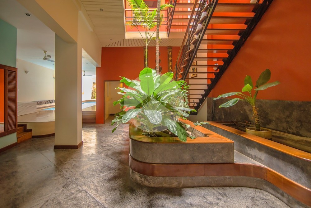 6 Bedroom Townhouse For Sale - Chakto Mukh, Phnom Penh - Image 4
