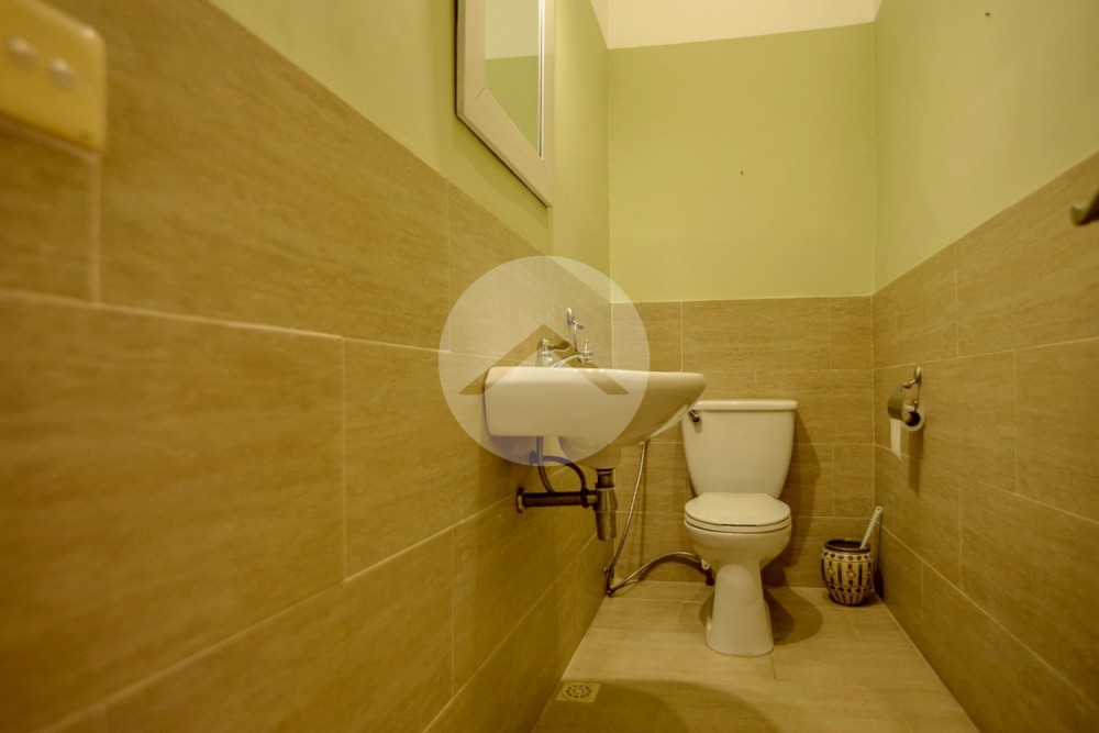 6 Bedroom Townhouse For Sale - Chakto Mukh, Phnom Penh - Image 28