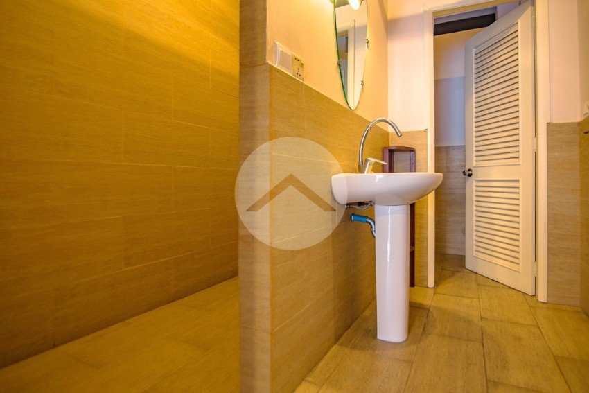 6 Bedroom Townhouse For Sale - Chakto Mukh, Phnom Penh