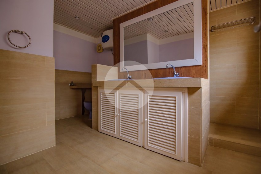 6 Bedroom Townhouse For Sale - Chakto Mukh, Phnom Penh