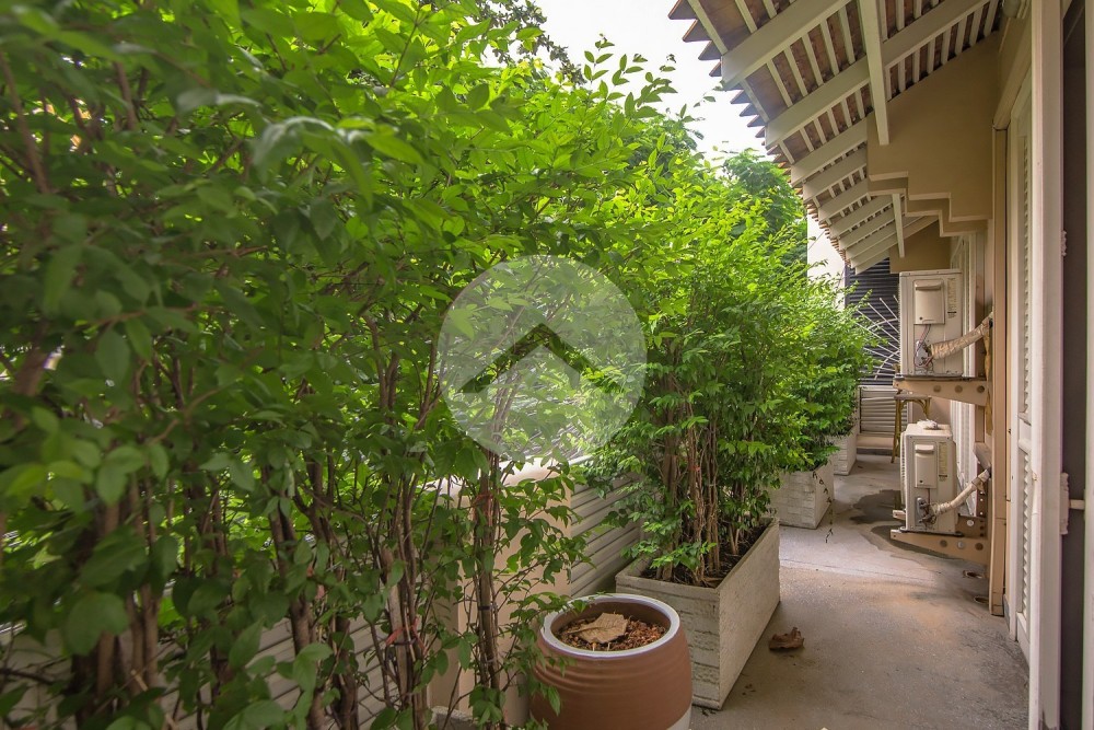 6 Bedroom Townhouse For Sale - Chakto Mukh, Phnom Penh - Image 23