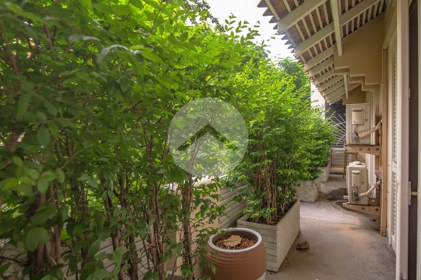 6 Bedroom Townhouse For Sale - Chakto Mukh, Phnom Penh