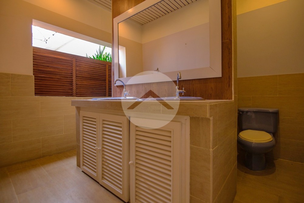 6 Bedroom Townhouse For Sale - Chakto Mukh, Phnom Penh - Image 31