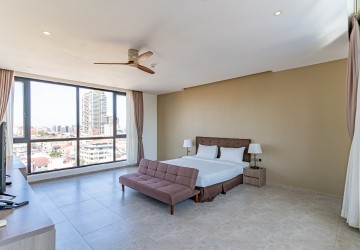 4 Bedroom Serviced Penthouse For Rent - BKK 2, Phnom Penh thumbnail