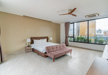 Duplex 4 Bedroom Serviced Penthouse For Rent - BKK2, Phnom Penh thumbnail