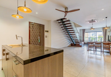 Duplex 4 Bedroom Serviced Penthouse For Rent - BKK2, Phnom Penh thumbnail