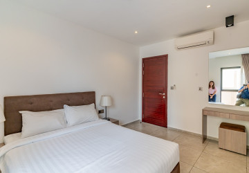 Duplex 4 Bedroom Serviced Penthouse For Rent - BKK2, Phnom Penh thumbnail