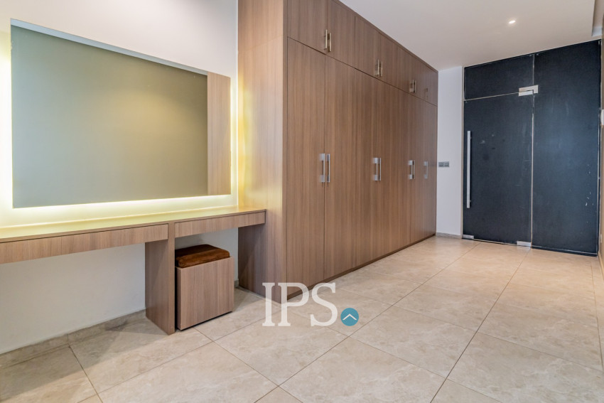 Duplex 4 Bedroom Serviced Penthouse For Rent - BKK2, Phnom Penh