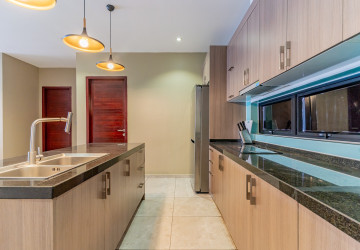 Duplex 4 Bedroom Serviced Penthouse For Rent - BKK2, Phnom Penh thumbnail