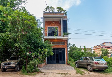 4 Bedroom Townhouse For Rent - Chreav, Siem Reap thumbnail