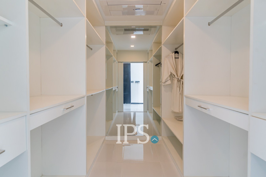 2 Bedroom Serviced Apartment For Rent - Beoung Raing, Phnom Penh