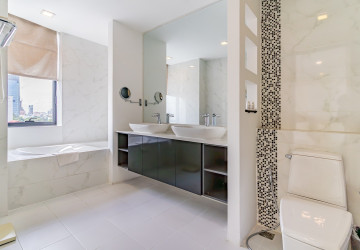 2 Bedroom Serviced Apartment For Rent - Beoung Raing, Phnom Penh thumbnail