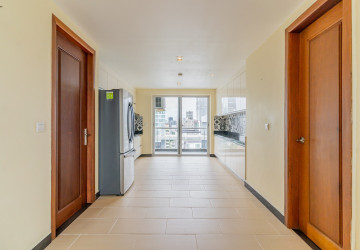 3 Bedroom Serviced Penthouse For Rent - Tonle Bassac, Phnom Penh thumbnail