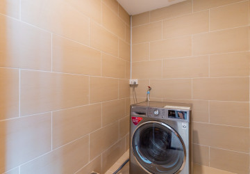 3 Bedroom Serviced Penthouse For Rent - Tonle Bassac, Phnom Penh thumbnail