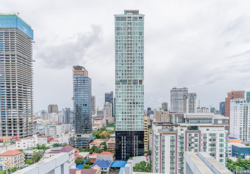 3 Bedroom Serviced Penthouse For Rent - Tonle Bassac, Phnom Penh thumbnail
