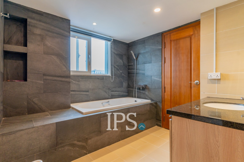 3 Bedroom Serviced Penthouse For Rent - Tonle Bassac, Phnom Penh