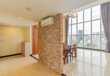 3 Bedroom Serviced Penthouse For Rent - Tonle Bassac, Phnom Penh thumbnail