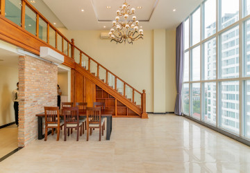 3 Bedroom Serviced Penthouse For Rent - Tonle Bassac, Phnom Penh thumbnail