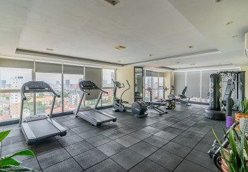 3 Bedroom Serviced Penthouse For Rent - Tonle Bassac, Phnom Penh thumbnail