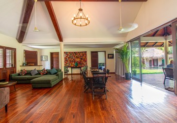 3 Bedroom  Villa For Sale - Svay Dangkum, Siem Reap thumbnail