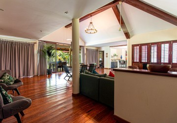 3 Bedroom  Villa For Sale - Svay Dangkum, Siem Reap thumbnail