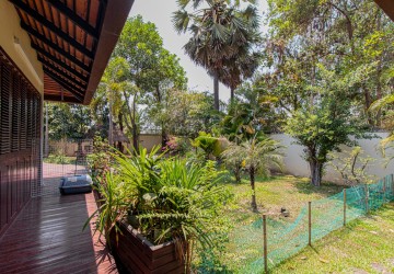 3 Bedroom  Villa For Sale - Svay Dangkum, Siem Reap thumbnail