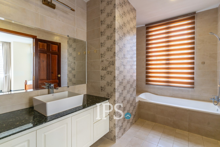 2 Bedroom Serviced Apartment For Rent - BKK 1, Phnom Penh