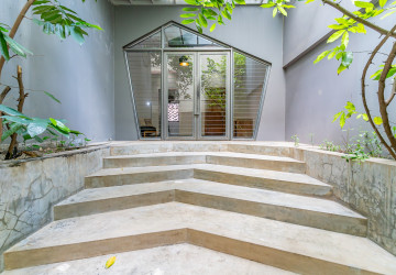 4 Bedroom Villa For Rent - BKK3, Phnom Penh thumbnail