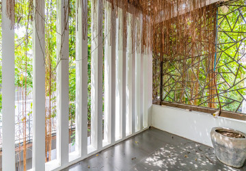 4 Bedroom Villa For Rent - BKK3, Phnom Penh thumbnail