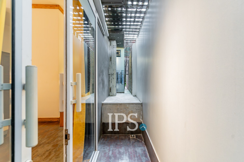 4 Bedroom Villa For Rent - BKK3, Phnom Penh