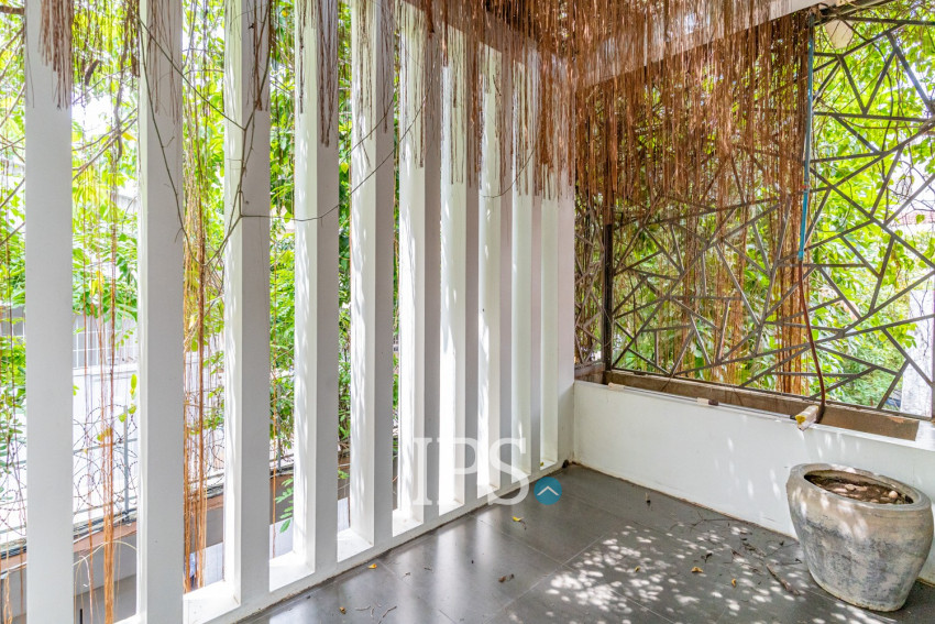 4 Bedroom Villa For Rent - BKK3, Phnom Penh