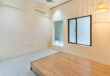 4 Bedroom Villa For Rent - BKK3, Phnom Penh thumbnail